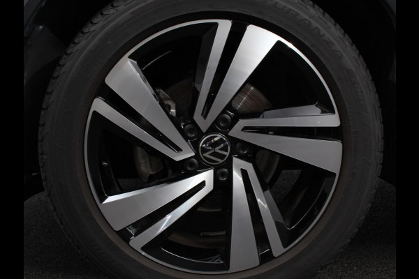 Volkswagen T-Roc 1.5 TSI R-Line+ Climate control | Adaptieve cruise control | LED | Navigatie | Achteruitrijcamera | Parkeersensoren | Apple Carplay/ Android Auto | Radio