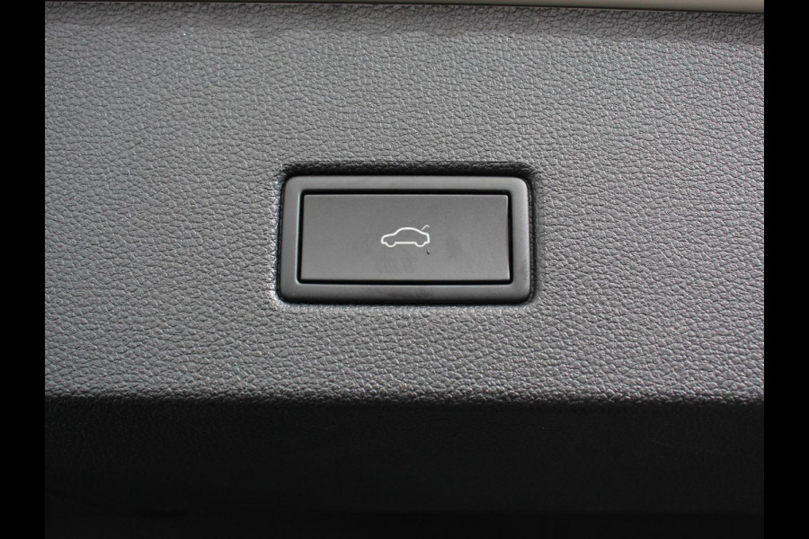 Volkswagen T-Roc 1.5 TSI R-Line+ Climate control | Adaptieve cruise control | LED | Navigatie | Achteruitrijcamera | Parkeersensoren | Apple Carplay/ Android Auto | Radio