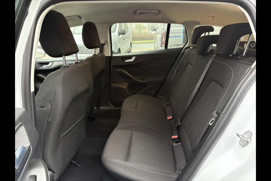 Ford FOCUS Wagon 1.0 EcoBoost Hybrid Titanium | Elektrisch uitklapbare trekhaak | Cruise Control | Winter Pack | Climate Control