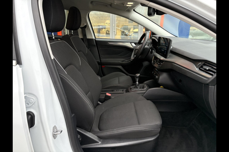 Ford FOCUS Wagon 1.0 EcoBoost Hybrid Titanium | Elektrisch uitklapbare trekhaak | Cruise Control | Winter Pack | Climate Control