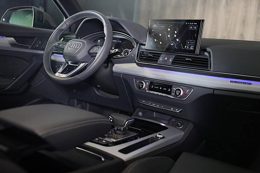 Audi Q5 55 TFSI E Quattro Competition / 366 PK / Memory / ACC / Elek Stoelen / Lane Assist / Sfeerver / 360 Camera / MATRIX / 22 I