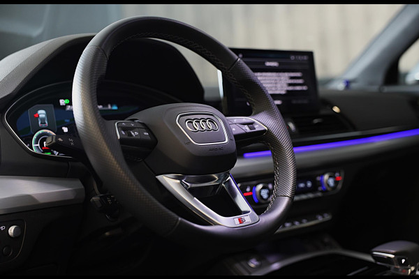 Audi Q5 55 TFSI E Quattro Competition / 366 PK / Memory / ACC / Elek Stoelen / Lane Assist / Sfeerver / 360 Camera / MATRIX / 22 I