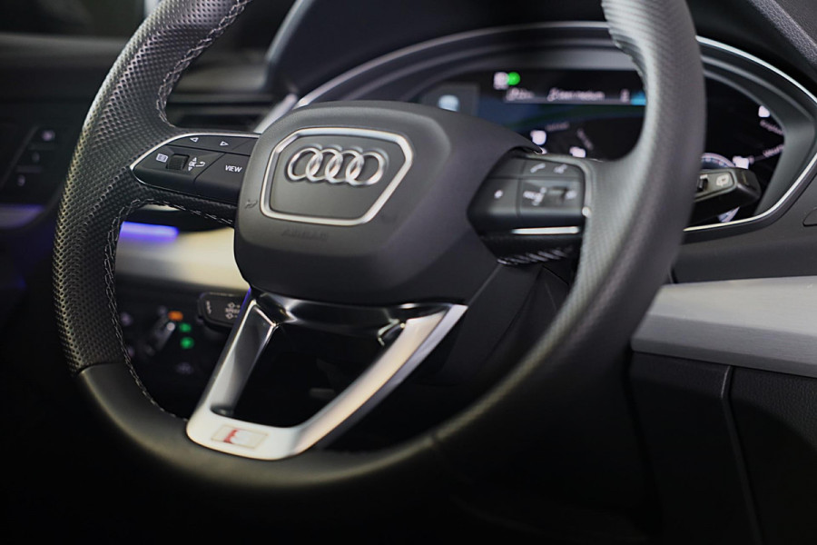 Audi Q5 55 TFSI E Quattro Competition / 366 PK / Memory / ACC / Elek Stoelen / Lane Assist / Sfeerver / 360 Camera / MATRIX / 22 I
