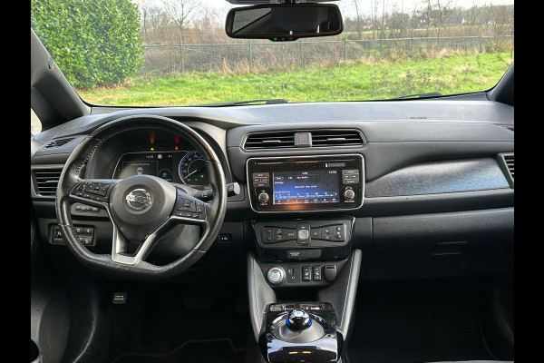 Nissan Leaf N-Connecta 40kWh Navi Ecc 360°Camera Adap.Cruise Pdc Keyless Blindspot Apple Carplay Android Auto Stoel+Stuurverwarming DAB Bluetooth Lmv Privacyglas Zeer compleet!
