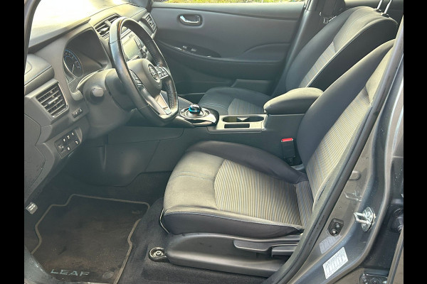 Nissan Leaf N-Connecta 40kWh Navi Ecc 360°Camera Adap.Cruise Pdc Keyless Blindspot Apple Carplay Android Auto Stoel+Stuurverwarming DAB Bluetooth Lmv Privacyglas Zeer compleet!