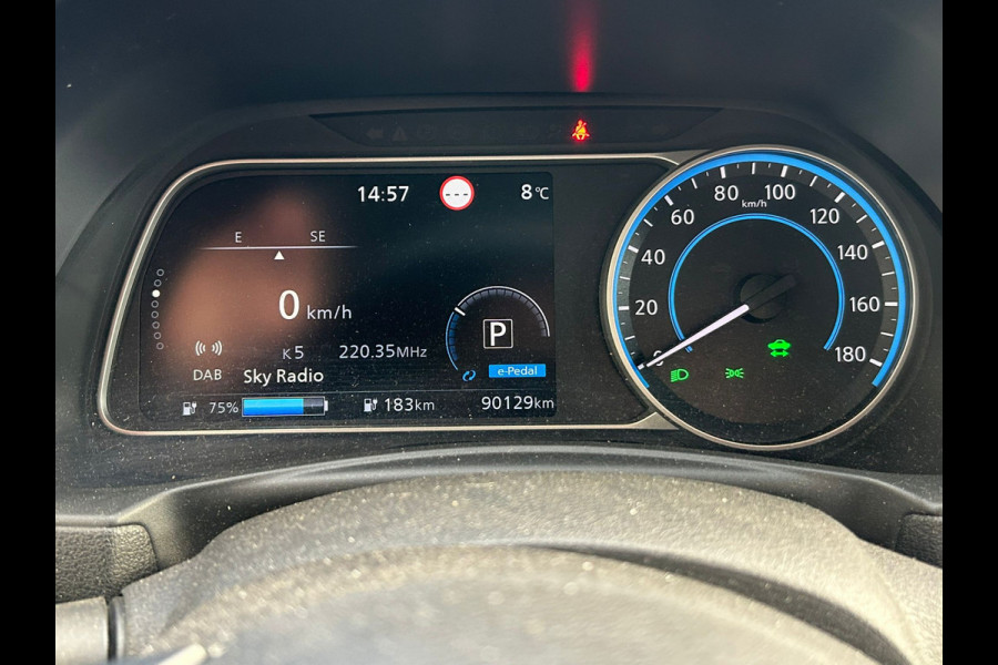 Nissan Leaf N-Connecta 40kWh Navi Ecc 360°Camera Adap.Cruise Pdc Keyless Blindspot Apple Carplay Android Auto Stoel+Stuurverwarming DAB Bluetooth Lmv Privacyglas Zeer compleet!