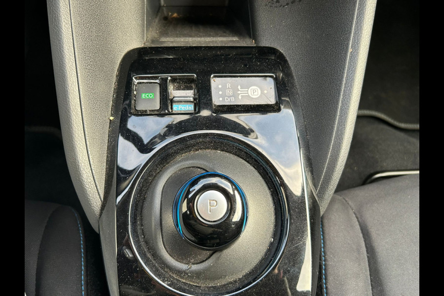 Nissan Leaf N-Connecta 40kWh Navi Ecc 360°Camera Adap.Cruise Pdc Keyless Blindspot Apple Carplay Android Auto Stoel+Stuurverwarming DAB Bluetooth Lmv Privacyglas Zeer compleet!