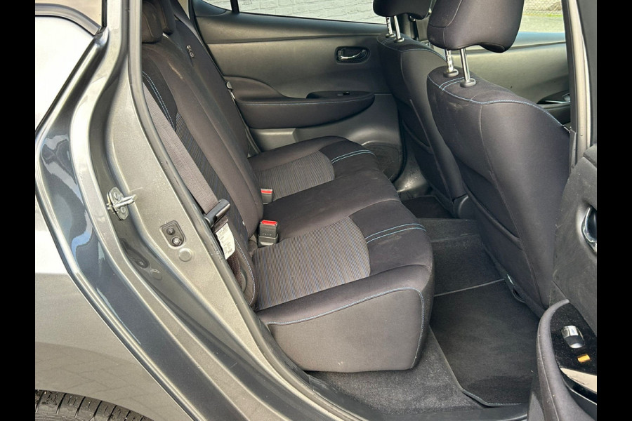 Nissan Leaf N-Connecta 40kWh Navi Ecc 360°Camera Adap.Cruise Pdc Keyless Blindspot Apple Carplay Android Auto Stoel+Stuurverwarming DAB Bluetooth Lmv Privacyglas Zeer compleet!