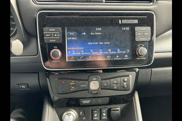 Nissan Leaf N-Connecta 40kWh Navi Ecc 360°Camera Adap.Cruise Pdc Keyless Blindspot Apple Carplay Android Auto Stoel+Stuurverwarming DAB Bluetooth Lmv Privacyglas Zeer compleet!