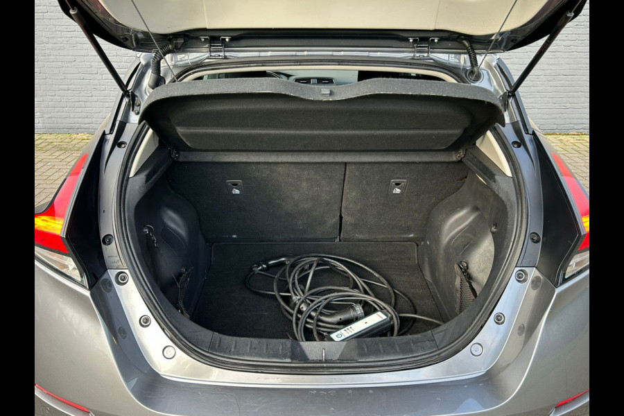 Nissan Leaf N-Connecta 40kWh Navi Ecc 360°Camera Adap.Cruise Pdc Keyless Blindspot Apple Carplay Android Auto Stoel+Stuurverwarming DAB Bluetooth Lmv Privacyglas Zeer compleet!