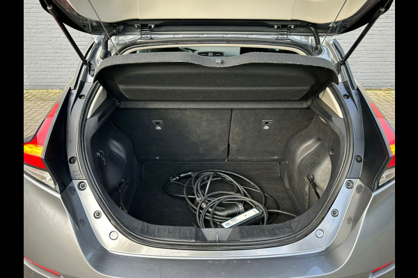 Nissan Leaf N-Connecta 40kWh Navi Ecc 360°Camera Adap.Cruise Pdc Keyless Blindspot Apple Carplay Android Auto Stoel+Stuurverwarming DAB Bluetooth Lmv Privacyglas Zeer compleet!
