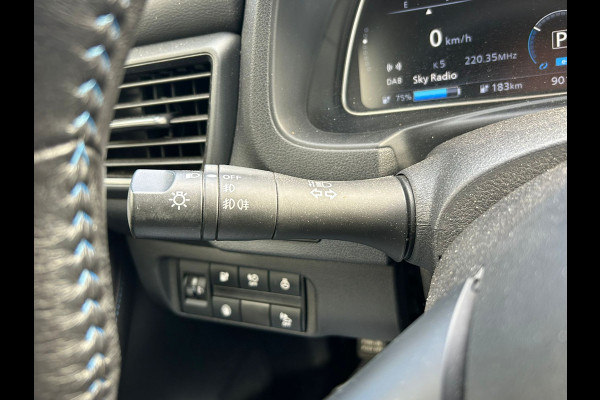 Nissan Leaf N-Connecta 40kWh Navi Ecc 360°Camera Adap.Cruise Pdc Keyless Blindspot Apple Carplay Android Auto Stoel+Stuurverwarming DAB Bluetooth Lmv Privacyglas Zeer compleet!