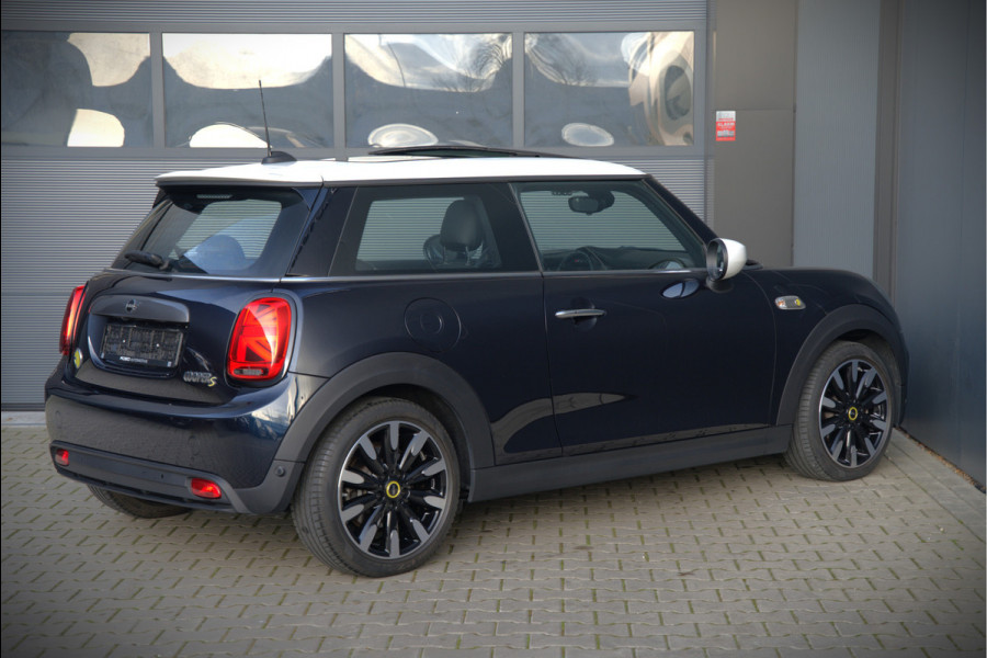 MINI Mini Electric Yours 33 kWh | Panoramadak | Harman Kardon | Head-Up Display | Union Jack | Stoelverwarming | Keyless | Apple Carplay | Navigatie | Camera | Parkeersensoren | Warmtepomp | Leer | Cruise Control | DAB |