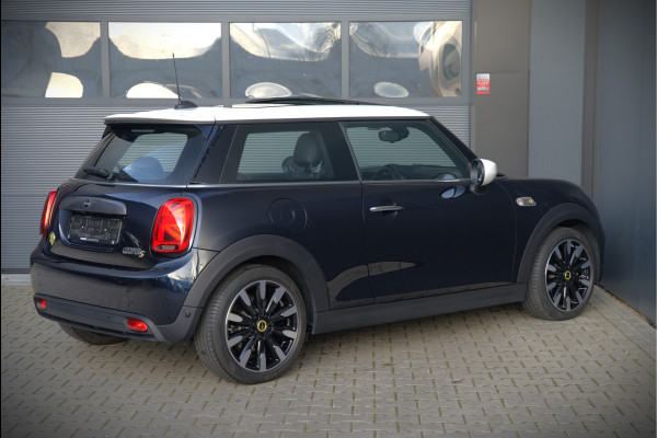 MINI Mini Electric Yours 33 kWh | Panoramadak | Harman Kardon | Head-Up Display | Union Jack | Stoelverwarming | Keyless | Apple Carplay | Navigatie | Camera | Parkeersensoren | Warmtepomp | Leer | Cruise Control | DAB |