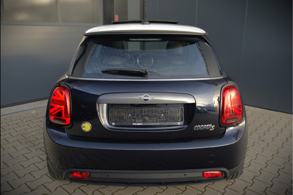 MINI Mini Electric Yours 33 kWh | Panoramadak | Harman Kardon | Head-Up Display | Union Jack | Stoelverwarming | Keyless | Apple Carplay | Navigatie | Camera | Parkeersensoren | Warmtepomp | Leer | Cruise Control | DAB |