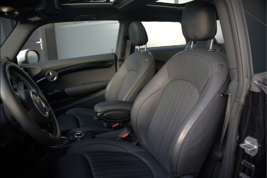 MINI Mini Electric Yours 33 kWh | Panoramadak | Harman Kardon | Head-Up Display | Union Jack | Stoelverwarming | Keyless | Apple Carplay | Navigatie | Camera | Parkeersensoren | Warmtepomp | Leer | Cruise Control | DAB |