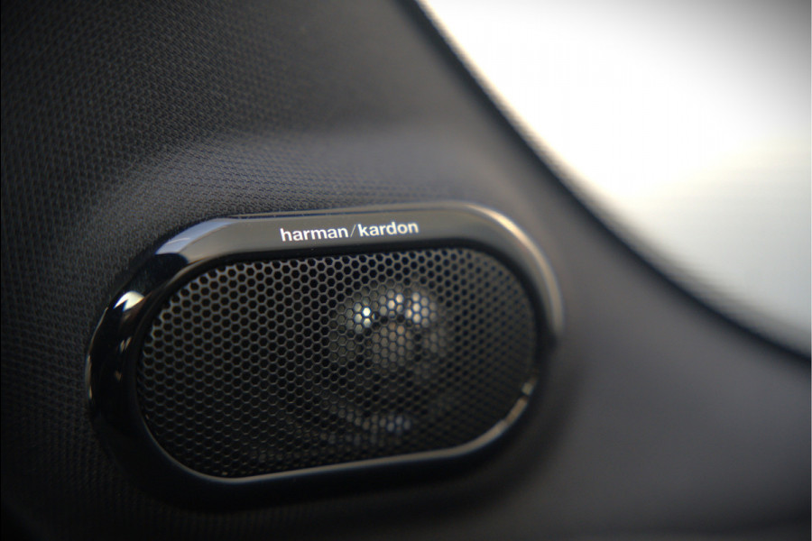 MINI Mini Electric Yours 33 kWh | Panoramadak | Harman Kardon | Head-Up Display | Union Jack | Stoelverwarming | Keyless | Apple Carplay | Navigatie | Camera | Parkeersensoren | Warmtepomp | Leer | Cruise Control | DAB |