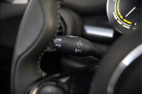 MINI Mini Electric Yours 33 kWh | Panoramadak | Harman Kardon | Head-Up Display | Union Jack | Stoelverwarming | Keyless | Apple Carplay | Navigatie | Camera | Parkeersensoren | Warmtepomp | Leer | Cruise Control | DAB |