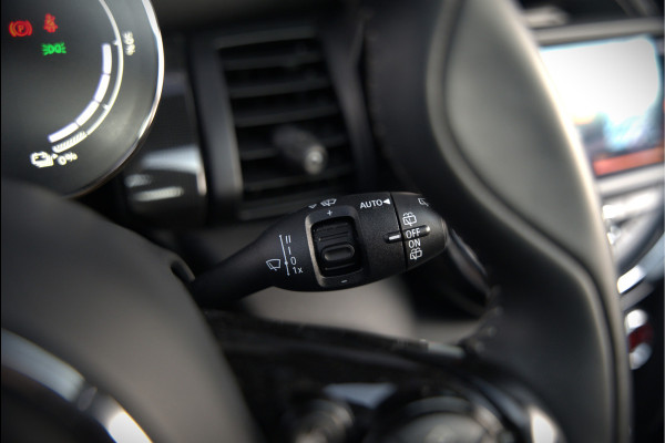 MINI Mini Electric Yours 33 kWh | Panoramadak | Harman Kardon | Head-Up Display | Union Jack | Stoelverwarming | Keyless | Apple Carplay | Navigatie | Camera | Parkeersensoren | Warmtepomp | Leer | Cruise Control | DAB |