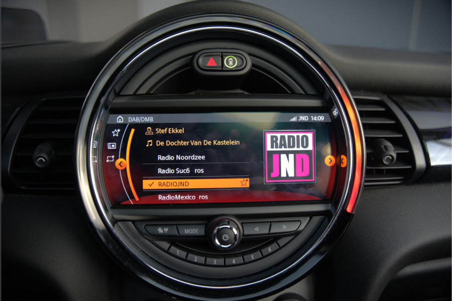 MINI Mini Electric Yours 33 kWh | Panoramadak | Harman Kardon | Head-Up Display | Union Jack | Stoelverwarming | Keyless | Apple Carplay | Navigatie | Camera | Parkeersensoren | Warmtepomp | Leer | Cruise Control | DAB |