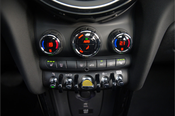 MINI Mini Electric Yours 33 kWh | Panoramadak | Harman Kardon | Head-Up Display | Union Jack | Stoelverwarming | Keyless | Apple Carplay | Navigatie | Camera | Parkeersensoren | Warmtepomp | Leer | Cruise Control | DAB |