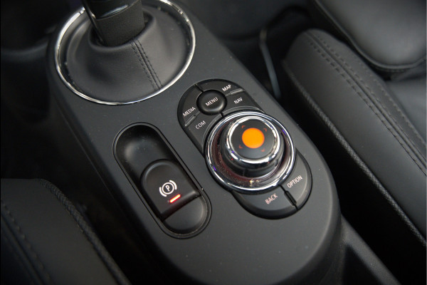 MINI Mini Electric Yours 33 kWh | Panoramadak | Harman Kardon | Head-Up Display | Union Jack | Stoelverwarming | Keyless | Apple Carplay | Navigatie | Camera | Parkeersensoren | Warmtepomp | Leer | Cruise Control | DAB |