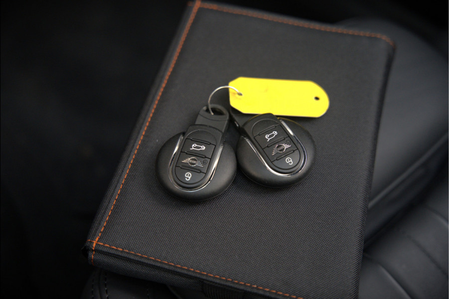 MINI Mini Electric Yours 33 kWh | Panoramadak | Harman Kardon | Head-Up Display | Union Jack | Stoelverwarming | Keyless | Apple Carplay | Navigatie | Camera | Parkeersensoren | Warmtepomp | Leer | Cruise Control | DAB |