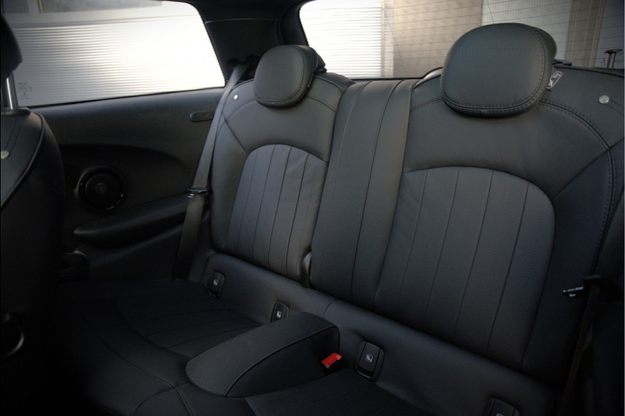 MINI Mini Electric Yours 33 kWh | Panoramadak | Harman Kardon | Head-Up Display | Union Jack | Stoelverwarming | Keyless | Apple Carplay | Navigatie | Camera | Parkeersensoren | Warmtepomp | Leer | Cruise Control | DAB |