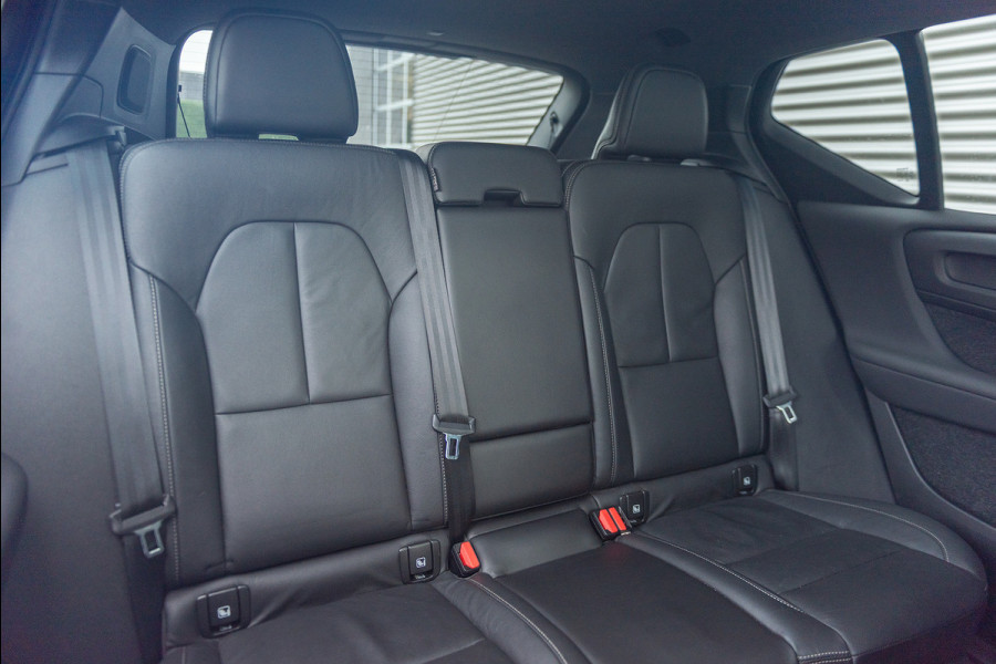 Volvo XC40 P8 Aut. R-Design ACC Leder Stoelverwarming Parkeercamera 408pk