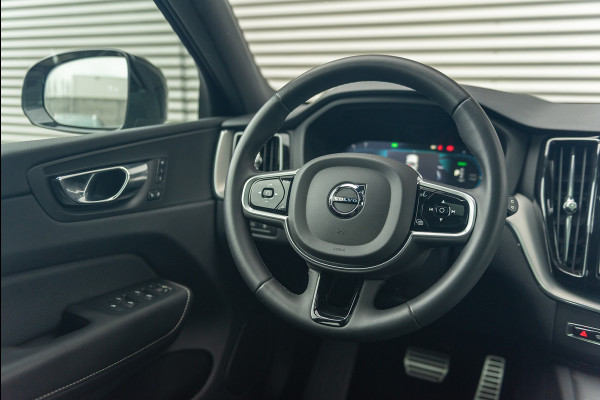 Volvo XC60 T6 Aut. LongRange R-Design Parkeercamera Panoramadak 350pk