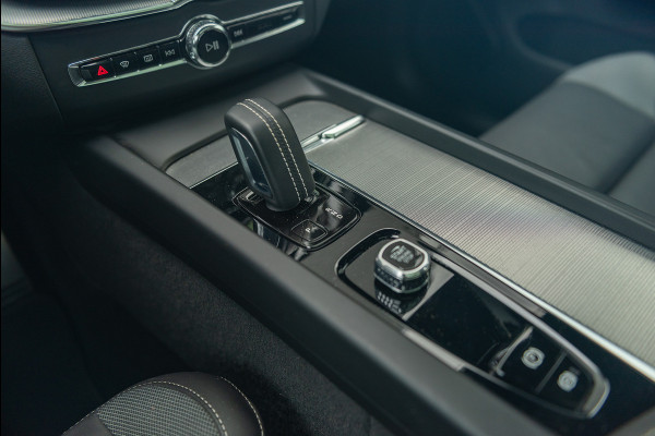 Volvo XC60 T6 Aut. LongRange R-Design Parkeercamera Panoramadak 350pk