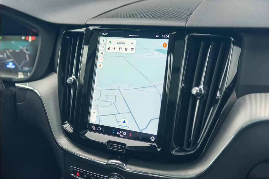 Volvo XC60 T6 Aut. LongRange R-Design Parkeercamera Panoramadak 350pk