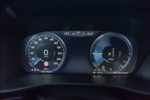 Volvo XC40 T4 Aut. Plug-In Hybrid Core Bright CruiseControl Parkeercamera 211pk