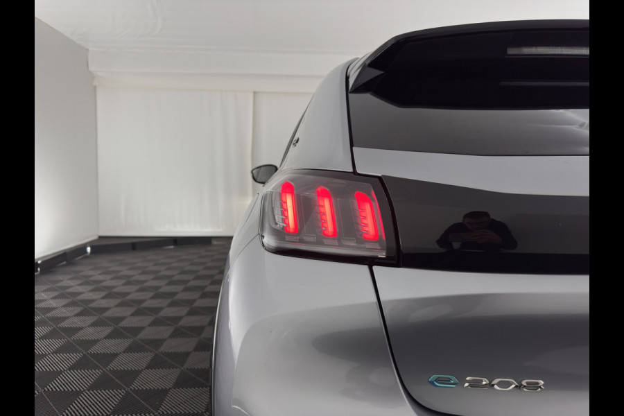 Peugeot e-208 EV GT Pack 50 kWh [ 3-Fase ] {SOH-89%} (INCL-BTW) (INCL-BTW) *FULL-LED | DIGI-COCKPIT | BLINDSPOT | CAMERA | LEATHER-ALCANTARA | AMBIENT-LIGHT | NAVI-FULLMAP | LANE-ASSIST | KEYLESS | DAB | CCS-FASTLOADER | HEATED-SPORTSEATS | 17'