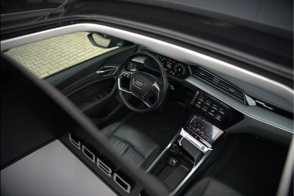 Audi e-tron e-tron 50 quattro Launch edition plus 71 kWh | Black Edition | Panoramadak | Memory Seats | Luchtvering | Adaptive Cruise Control | Keyless | Matrix LED | Leder | Stoelverwarming | NAP |