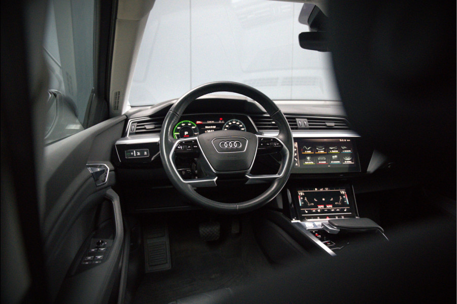 Audi e-tron e-tron 50 quattro Launch edition plus 71 kWh | Black Edition | Panoramadak | Memory Seats | Luchtvering | Adaptive Cruise Control | Keyless | Matrix LED | Leder | Stoelverwarming | NAP |