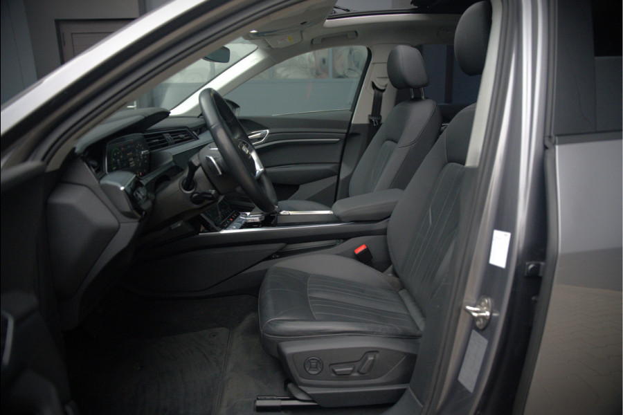 Audi e-tron e-tron 50 quattro Launch edition plus 71 kWh | Black Edition | Panoramadak | Memory Seats | Luchtvering | Adaptive Cruise Control | Keyless | Matrix LED | Leder | Stoelverwarming | NAP |