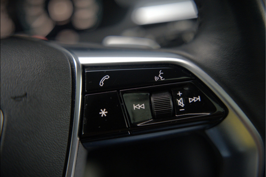 Audi e-tron e-tron 50 quattro Launch edition plus 71 kWh | Black Edition | Panoramadak | Memory Seats | Luchtvering | Adaptive Cruise Control | Keyless | Matrix LED | Leder | Stoelverwarming | NAP |