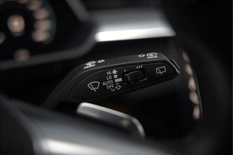 Audi e-tron e-tron 50 quattro Launch edition plus 71 kWh | Black Edition | Panoramadak | Memory Seats | Luchtvering | Adaptive Cruise Control | Keyless | Matrix LED | Leder | Stoelverwarming | NAP |