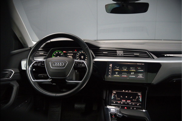 Audi e-tron e-tron 50 quattro Launch edition plus 71 kWh | Black Edition | Panoramadak | Memory Seats | Luchtvering | Adaptive Cruise Control | Keyless | Matrix LED | Leder | Stoelverwarming | NAP |