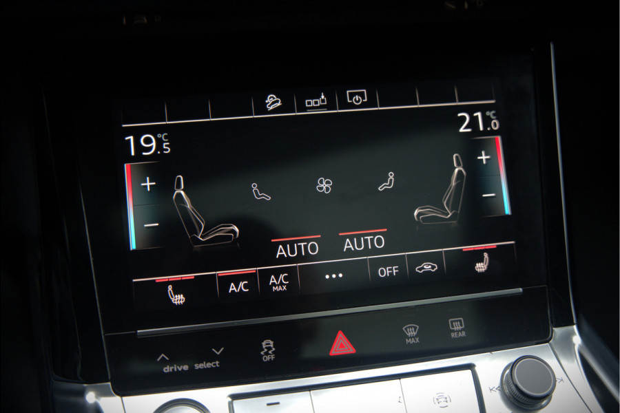 Audi e-tron e-tron 50 quattro Launch edition plus 71 kWh | Black Edition | Panoramadak | Memory Seats | Luchtvering | Adaptive Cruise Control | Keyless | Matrix LED | Leder | Stoelverwarming | NAP |