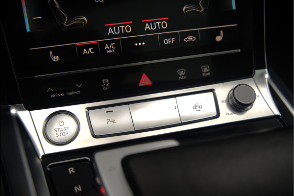 Audi e-tron e-tron 50 quattro Launch edition plus 71 kWh | Black Edition | Panoramadak | Memory Seats | Luchtvering | Adaptive Cruise Control | Keyless | Matrix LED | Leder | Stoelverwarming | NAP |