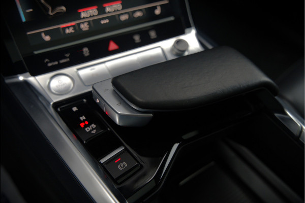 Audi e-tron e-tron 50 quattro Launch edition plus 71 kWh | Black Edition | Panoramadak | Memory Seats | Luchtvering | Adaptive Cruise Control | Keyless | Matrix LED | Leder | Stoelverwarming | NAP |