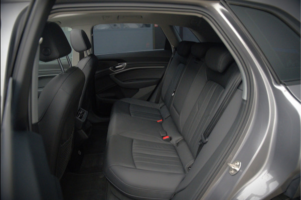 Audi e-tron e-tron 50 quattro Launch edition plus 71 kWh | Black Edition | Panoramadak | Memory Seats | Luchtvering | Adaptive Cruise Control | Keyless | Matrix LED | Leder | Stoelverwarming | NAP |