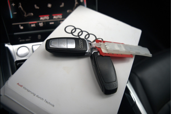 Audi e-tron e-tron 50 quattro Launch edition plus 71 kWh | Black Edition | Panoramadak | Memory Seats | Luchtvering | Adaptive Cruise Control | Keyless | Matrix LED | Leder | Stoelverwarming | NAP |