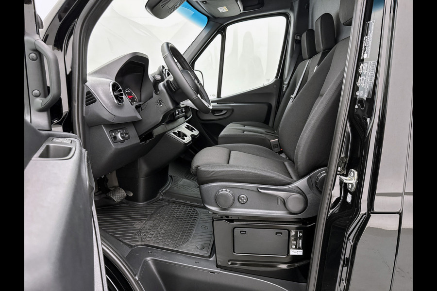 Mercedes-Benz Sprinter 319 1.9 CDI L2 Pro 3500kg trekhaak + opstap Navigatie Stoel + stuurverwarming Betimmering BPM-vrij Led
