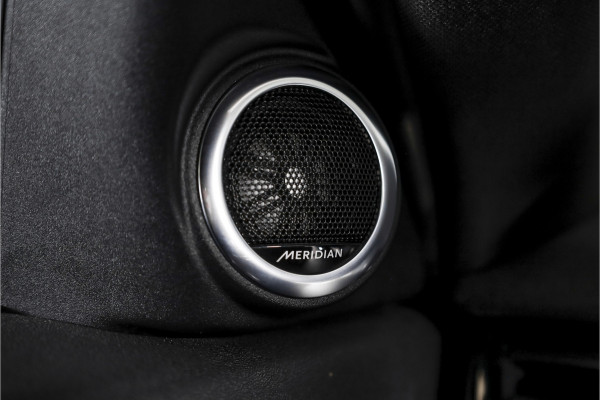 Land Rover Range Rover Evoque 1.5 P300e AWD R-Dynamic HSE - Automaat | Pano | Dig. Cockpit | Adapt. Cruise | Elek. Stoel | Stoelverw. | Meridian Sound | PDC | Camera | NAV + App. Connect | ECC | DAB | Elek. Klep | LM 20" |