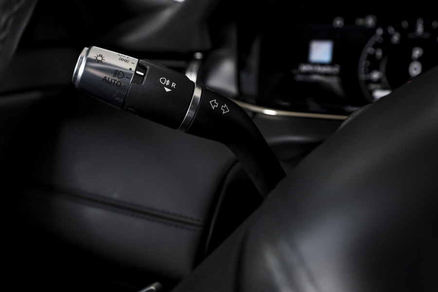 Land Rover Range Rover Evoque 1.5 P300e AWD R-Dynamic HSE - Automaat | Pano | Dig. Cockpit | Adapt. Cruise | Elek. Stoel | Stoelverw. | Meridian Sound | PDC | Camera | NAV + App. Connect | ECC | DAB | Elek. Klep | LM 20" |