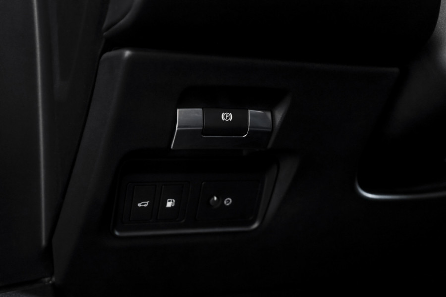 Land Rover Range Rover Evoque 1.5 P300e AWD R-Dynamic HSE - Automaat | Pano | Dig. Cockpit | Adapt. Cruise | Elek. Stoel | Stoelverw. | Meridian Sound | PDC | Camera | NAV + App. Connect | ECC | DAB | Elek. Klep | LM 20" |