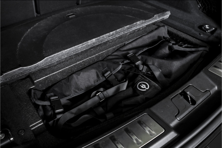 Land Rover Range Rover Evoque 1.5 P300e AWD R-Dynamic HSE - Automaat | Pano | Dig. Cockpit | Adapt. Cruise | Elek. Stoel | Stoelverw. | Meridian Sound | PDC | Camera | NAV + App. Connect | ECC | DAB | Elek. Klep | LM 20" |